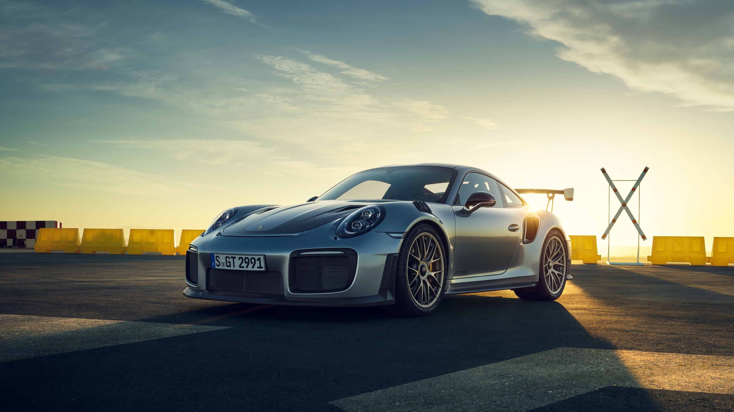 180119-3840x2160-desktop-4k-porsche-wallpaper